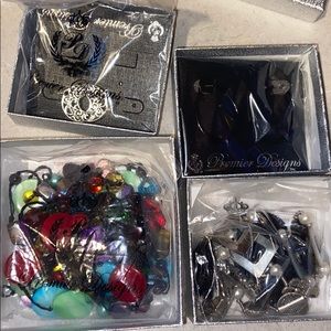 Premier Designs- lot of 4